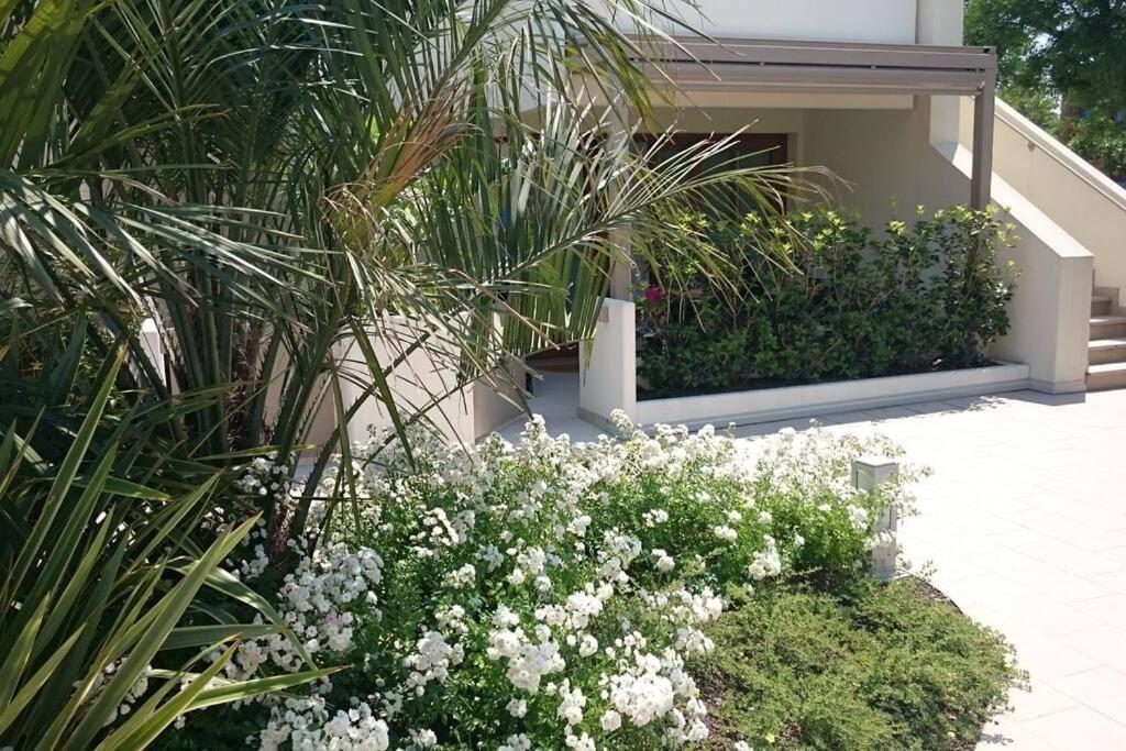 Residence Jesolo Lido Centro Con Piscina Exterior photo